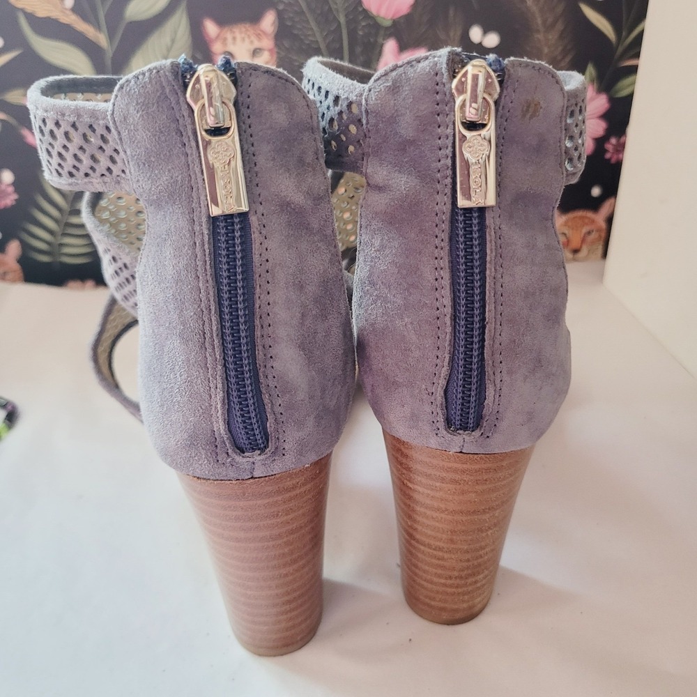 Isola Grey Suede Perforated Cage Sandals Block Heel Back Zip Womens 8.5 M - Picture 4 of 5